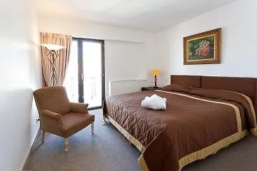Relais De La Reine Hotel